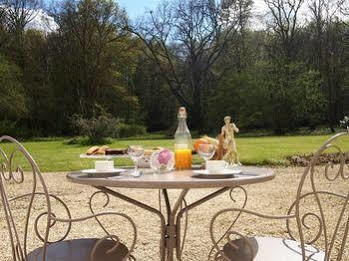 Bed and Breakfast Chateau De La Touche Savigny-Levescault Экстерьер фото